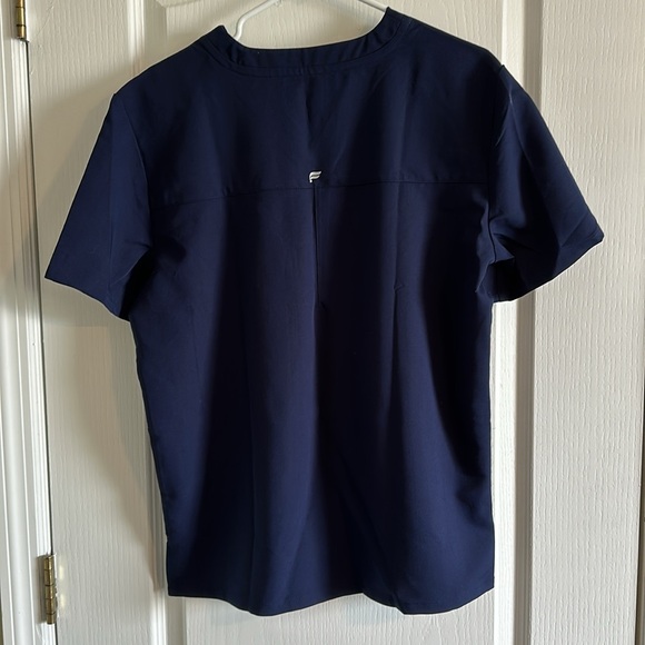 Men’s Fabletics Small Navy Blue Scrub Top. NWOT - Picture 3 of 3